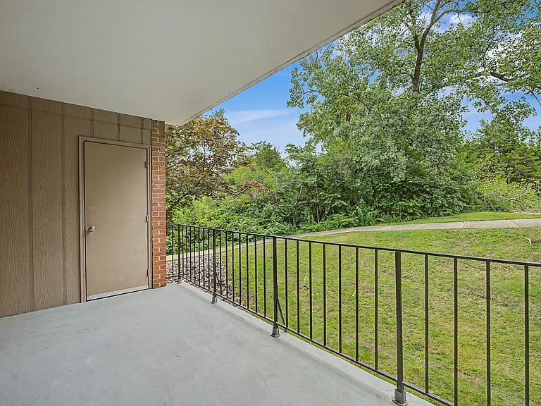 1610 Thunderbird Ln #63 — Photo 38