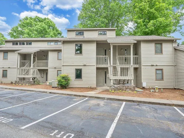 289 Shoreline Marina Cir #210, Moneta, VA 24121