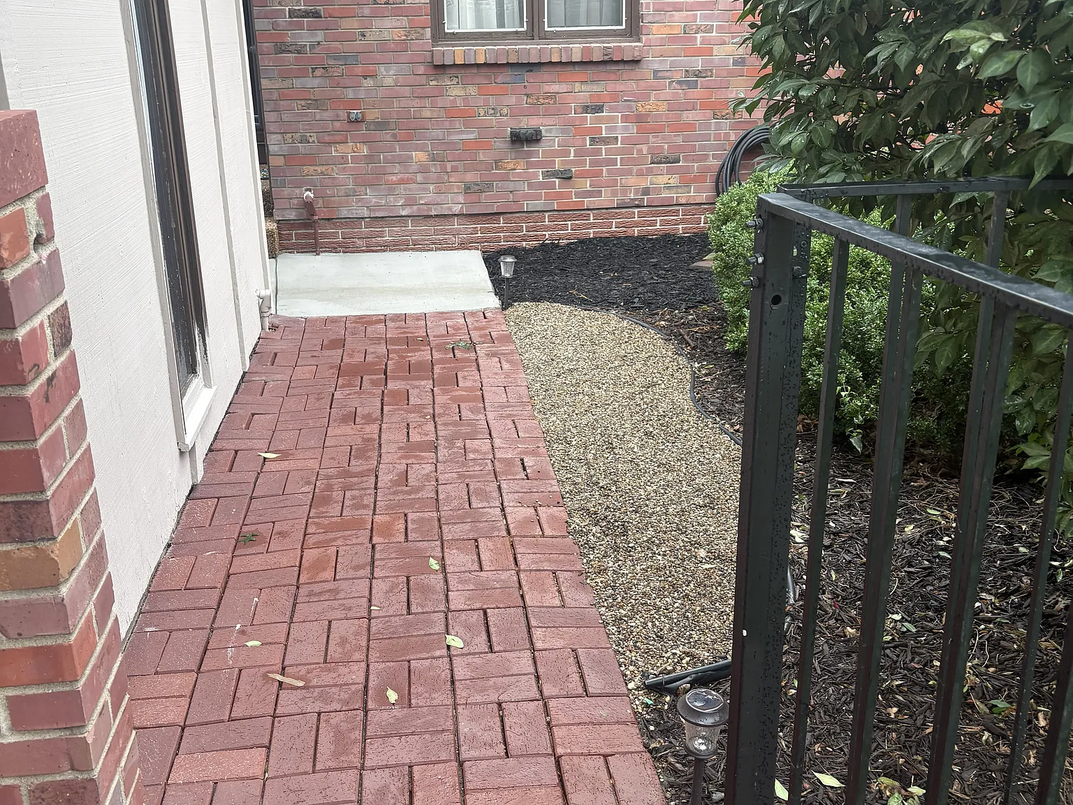 2 bed, 2600 sqft, $1,950 — Photo 2