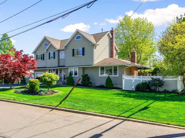 273 W 12th Street, Deer Park, NY 11729