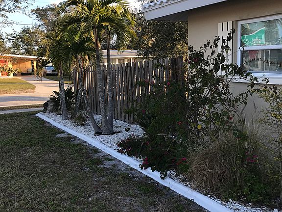 4th image of 2798 Heather Pl