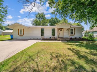 210 NW 4th St, Checotah, OK 74426