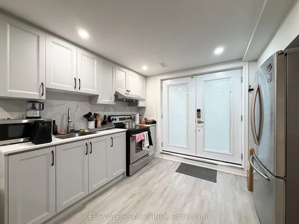 2073 The Chase #Basement, Mississauga, ON L5M 3B8