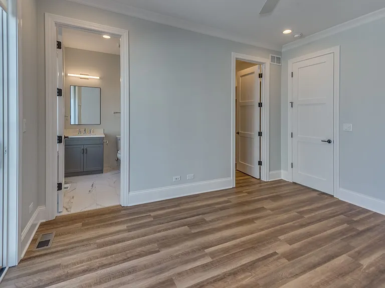 Eldridge Townhome Rentals — Photo 17
