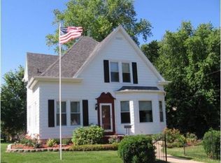 818 4th St, Lacon, IL 61540
