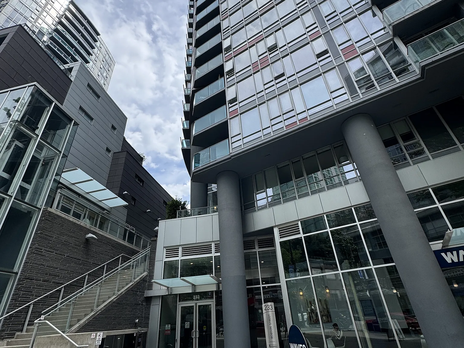 2 bed, 844 sqft, $3,600 — Photo 1
