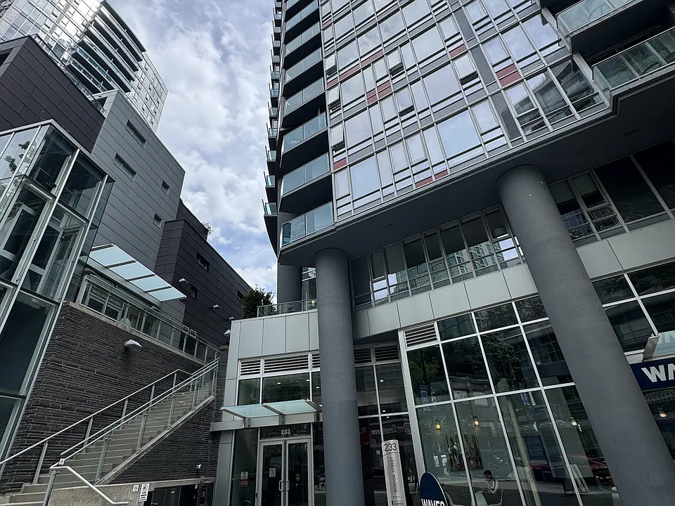 233 Robson St #502