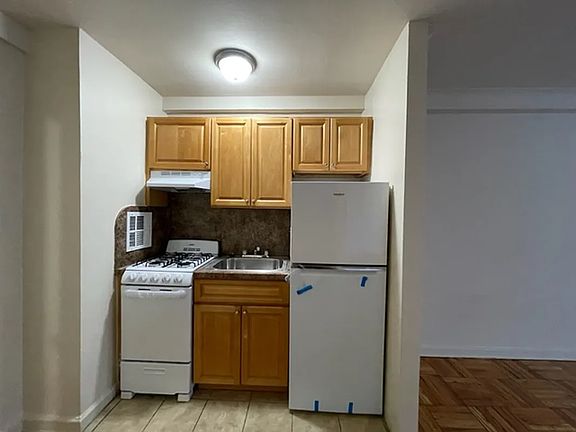 4th image of 16420 Highland Ave APT 7H