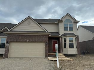 20803 Burn Dr, Macomb, MI