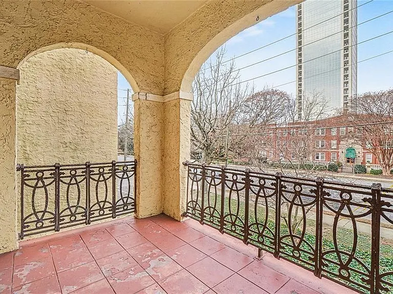 2855 Peachtree Rd NE #201 — Photo 18