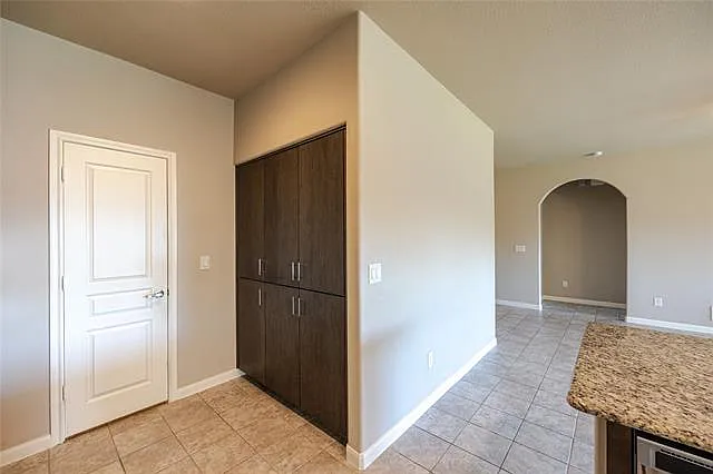 1141 Kingston Ct — Photo 16