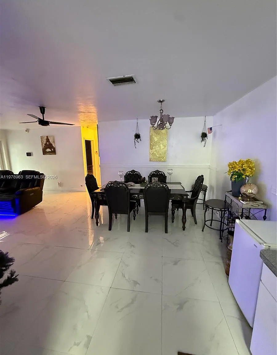 4 bed, 3.0 bath, $3,000 — Photo 3