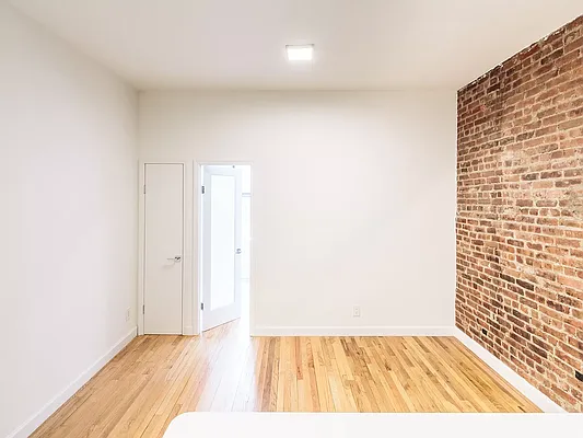 Rented by REAL New York | media 14