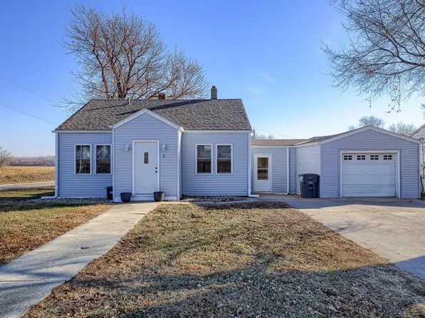 5 4th Ave, Underwood, IA 51576