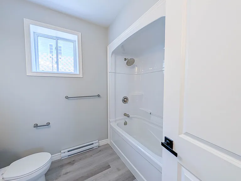 137 Saint George St #2 — Photo 12