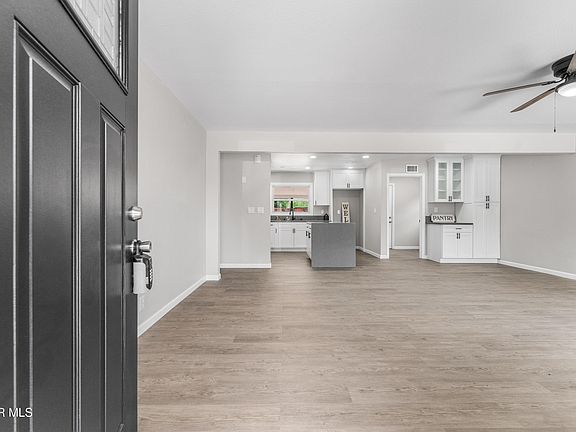 2nd image of 318 W Avenue J10