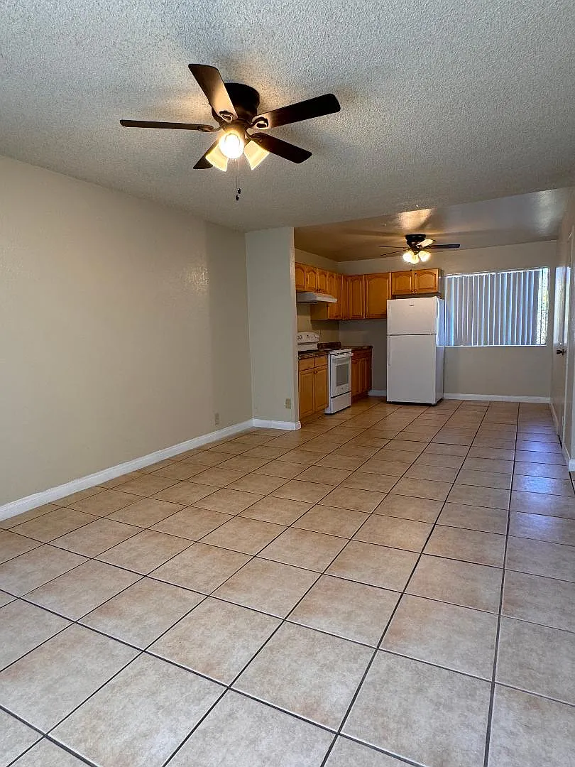 2 bed, 850 sqft, $2,495 — Photo 2