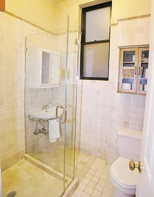 Sold by Townsley & Gay, LLC | media 28