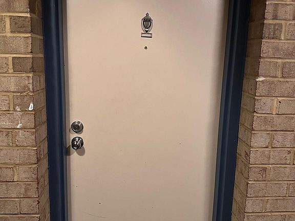 2nd image of 430 Girard St APT T1