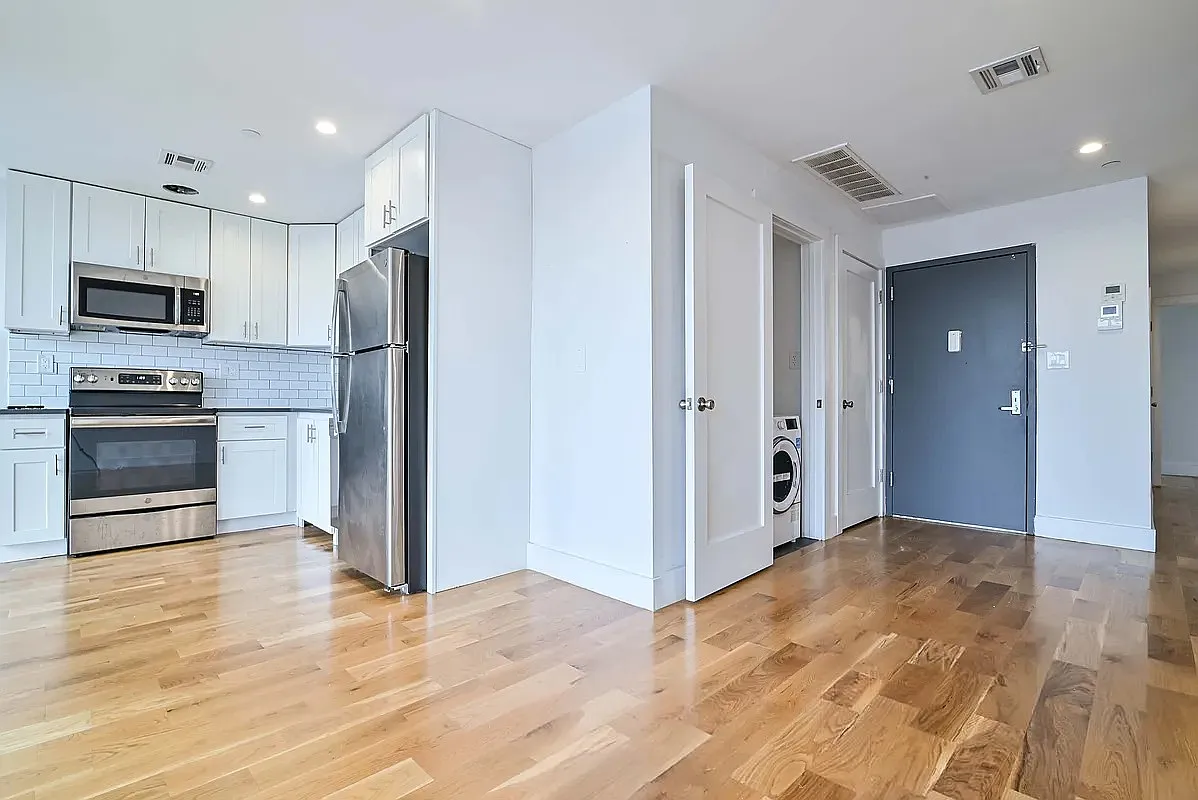 2920 Brighton 04th Street — Photo 4