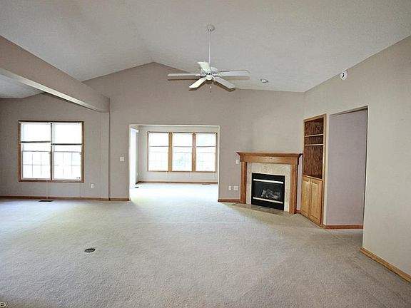 3rd image of 4254 Turtleback Cv