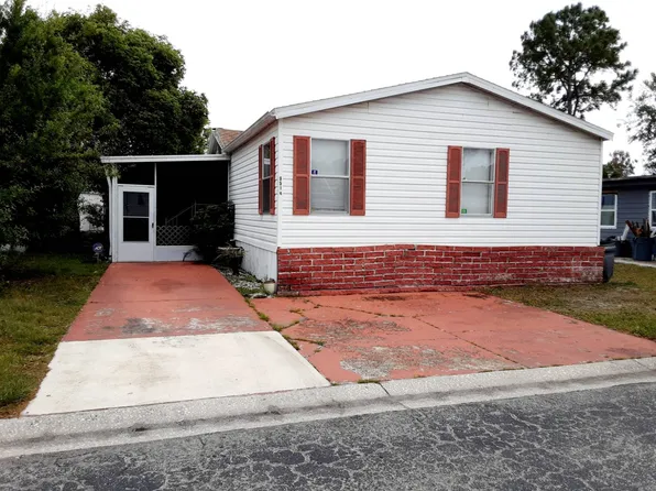 9519 Clubhouse Ln, Tampa, FL 33635