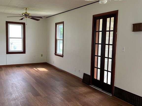 3rd image of 14 N Maple Ave