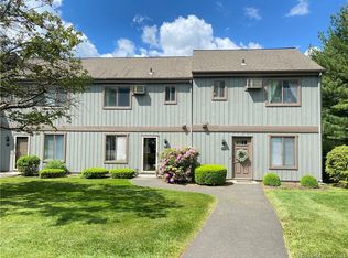 48 Stony Hill Vlg, Brookfield, CT 06804