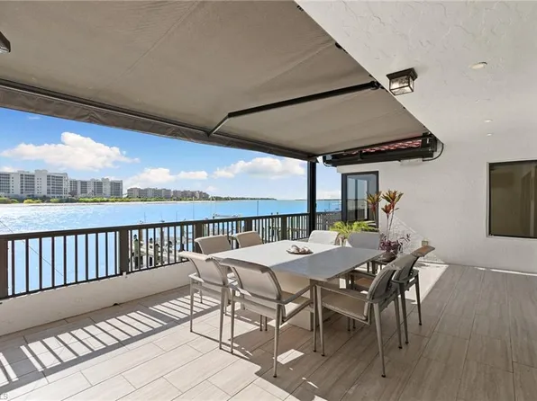 406 La Peninsula BLVD #406, NAPLES, FL 34113