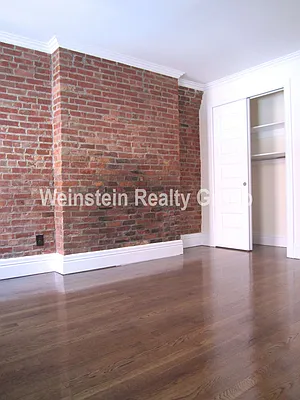Rented by Weinstein Realty Group | media 25