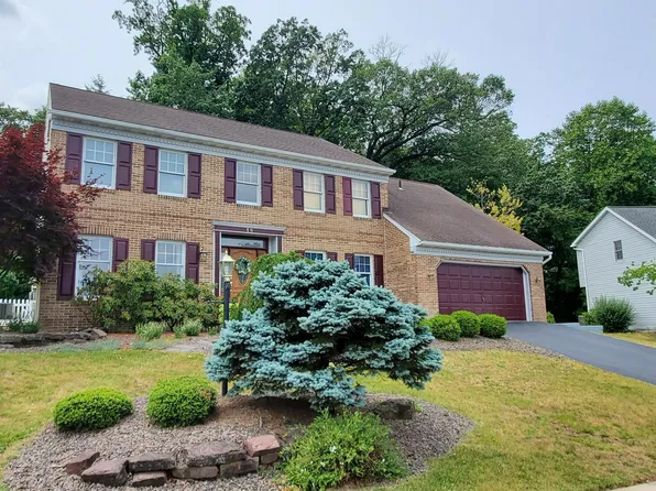 18 Kenny Dr, Mohnton, PA 19540