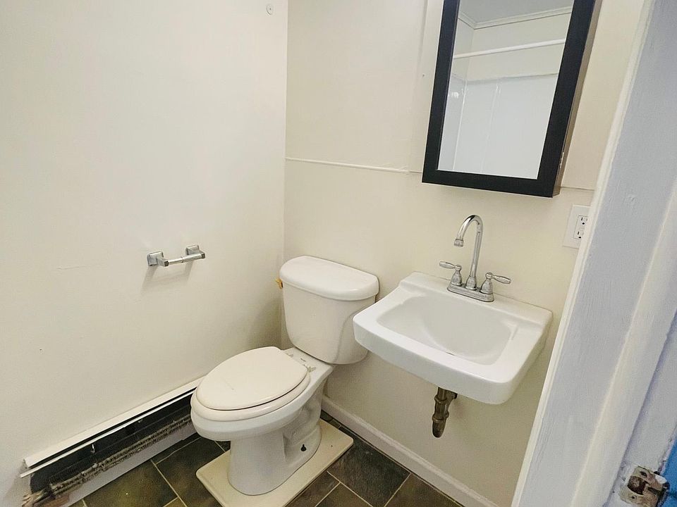 665 Ellicott St Batavia NY Zillow