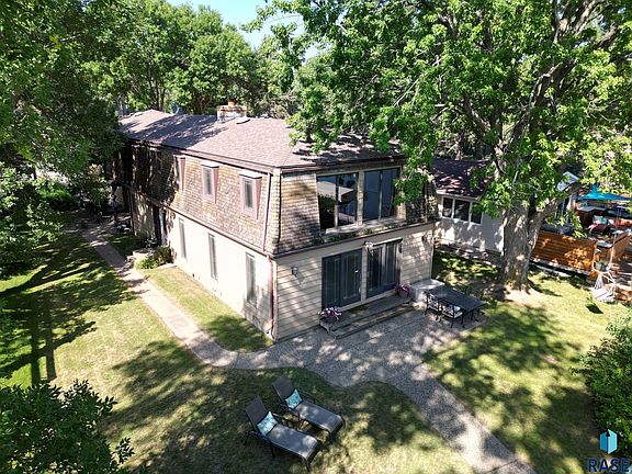 5th image of 46246 S Shore Pl