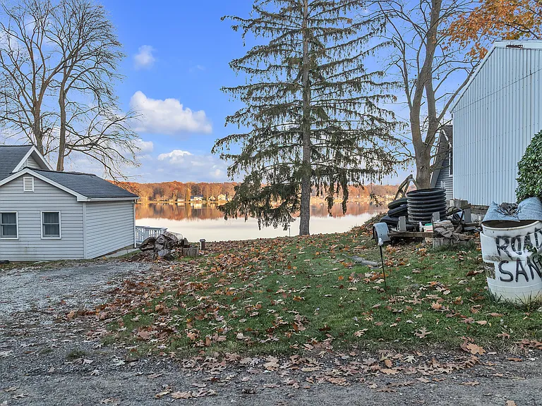 8165 Leonard Dr — Photo 58
