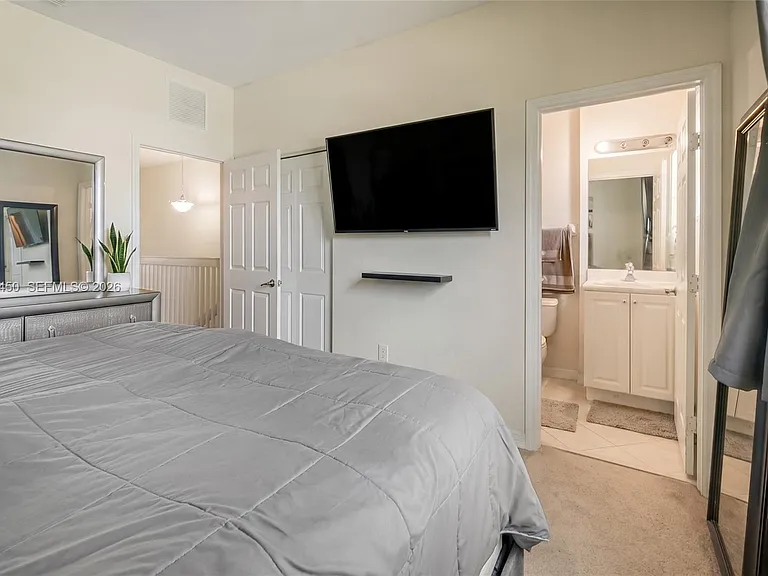 3065 SE 1st Dr #6 — Photo 13
