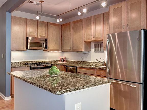 5th image of 2200 N Westmoreland St Unit 231