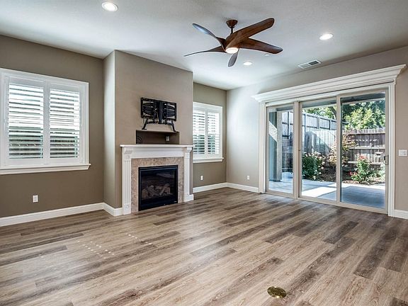 4th image of 8090 Traditions Ct
