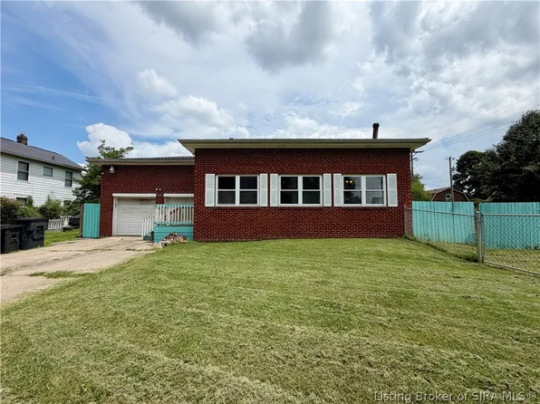 2218 Fairmont Avenue, New Albany, IN 47150