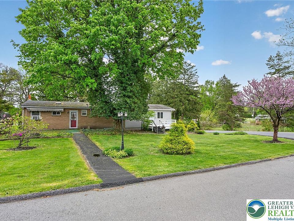 1st image of 1220 Oakwood Dr