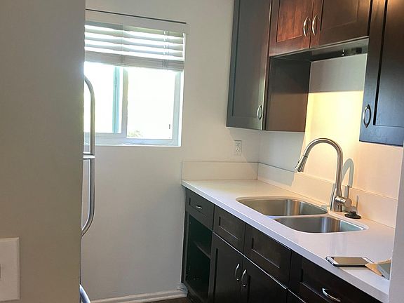 5th image of 4405 Matilija Ave APT 9