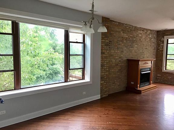 Dining room/living room