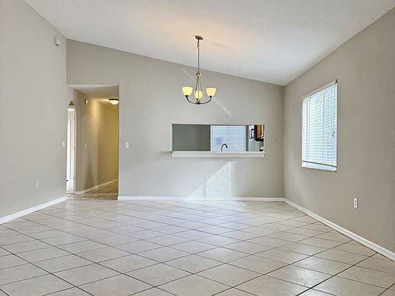 4th image of 10431 Isleworth Ave