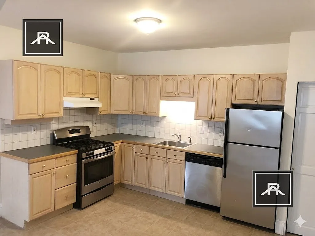 2 bed, 1.0 bath, 875 sqft, $2,975 — Photo 2