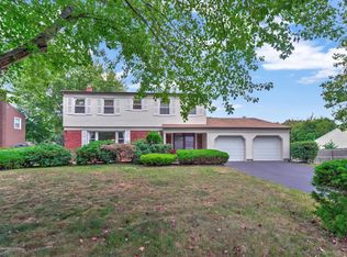 15 Alison Ct, Marlboro, NJ 07746