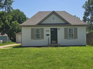 814 W Commercial St, Lyons, KS 67554