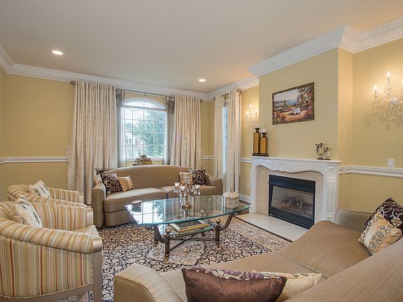 5th image of 6 Westwood Ln
