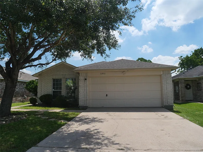 11931 Panay Village Cir — Photo 4