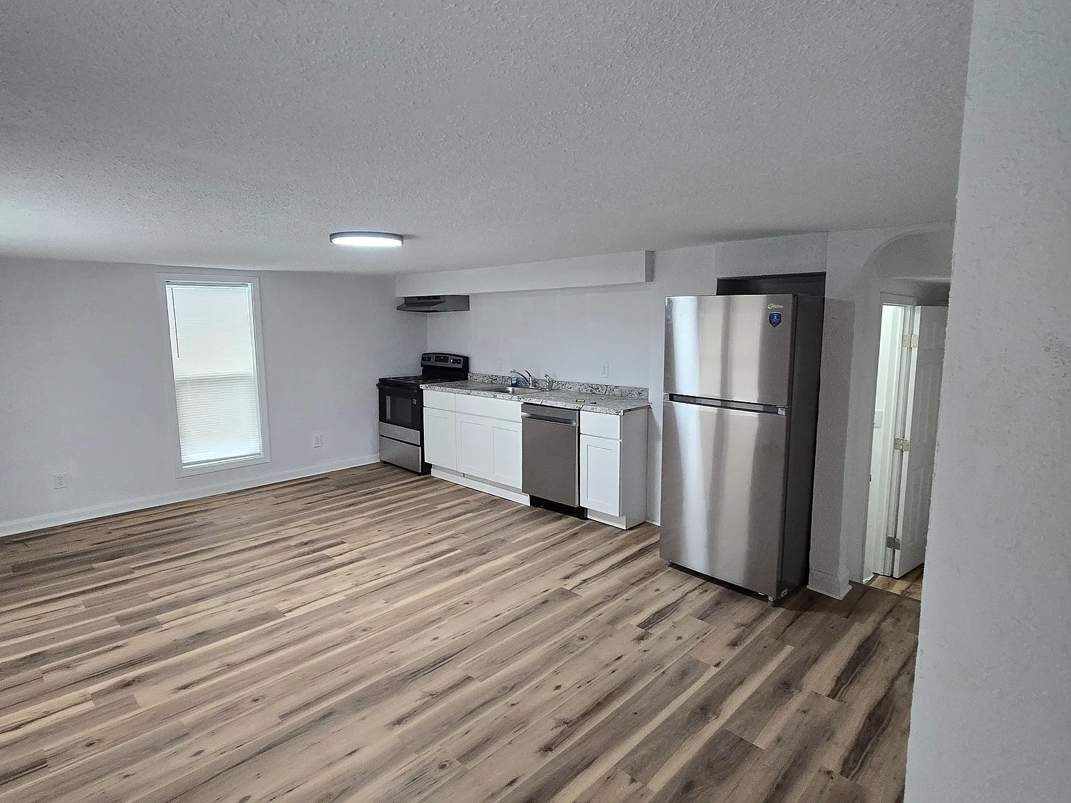 719 S Main St — Photo 1