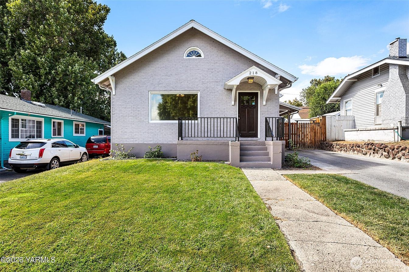 1st image of 218 S 15th Avenue