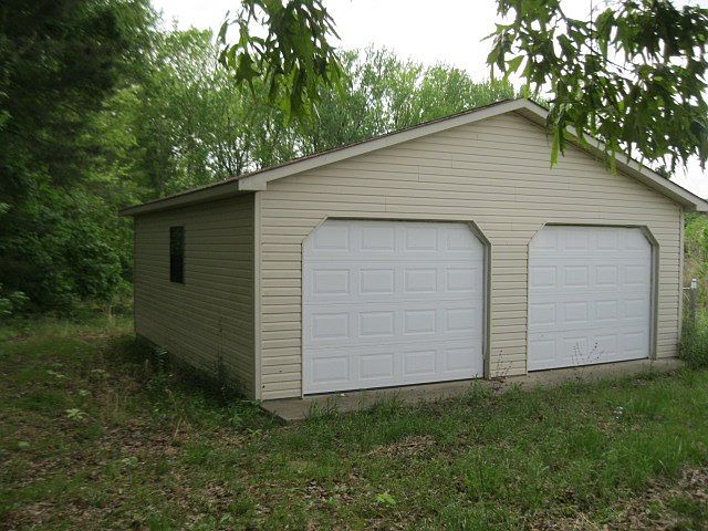 2nd image of 8827 Frankfort Rd